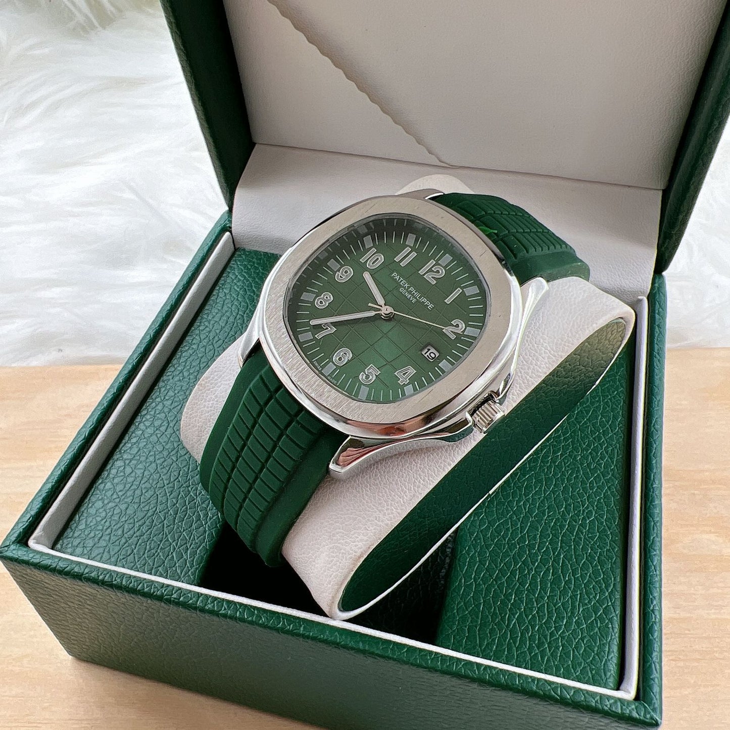 Patek philippe Men's Watch: Green Straps with Silver Dial